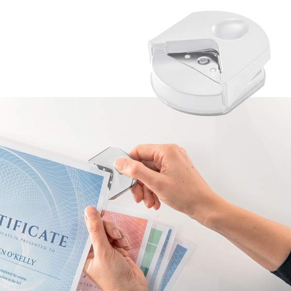 gbc_4410034_corner_cutter_etail_72_600_600.jpg GBC Inspire+ A4 Laminator Set (White)